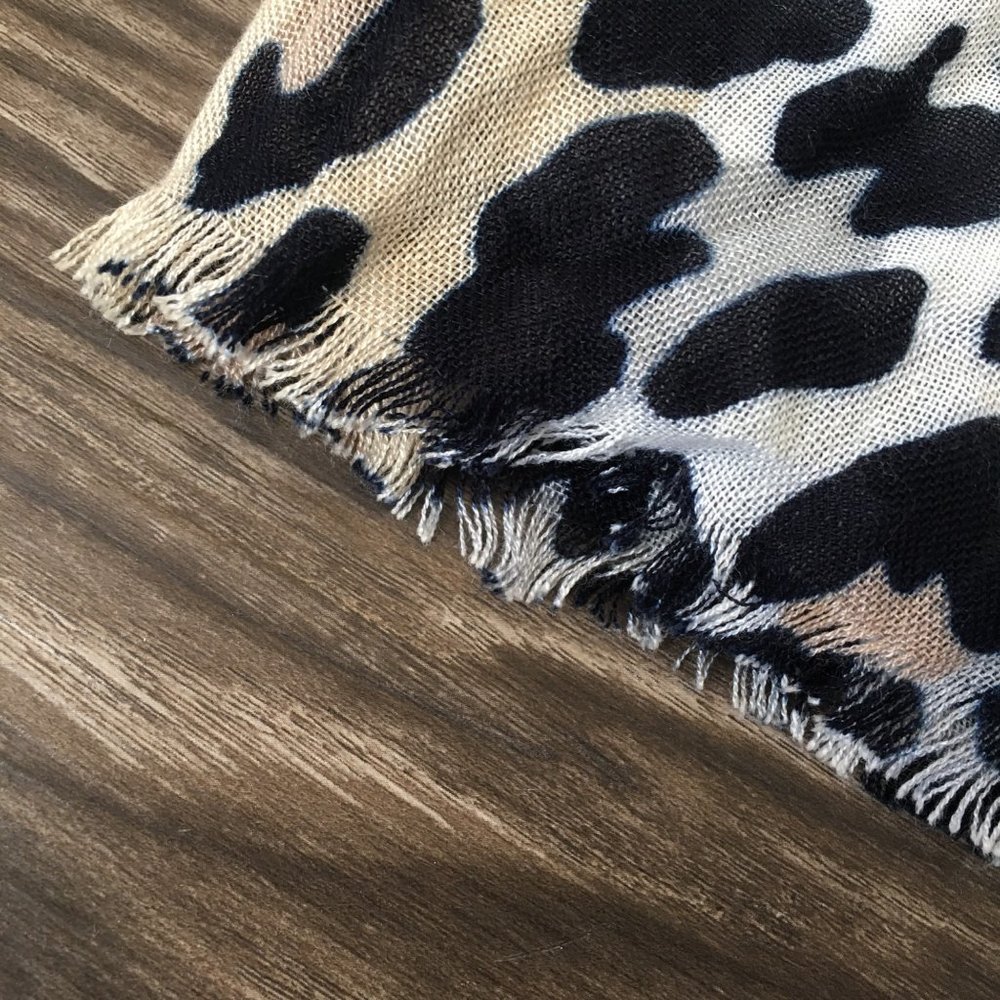 Leopard Print Scarf - Picture 4 of 7